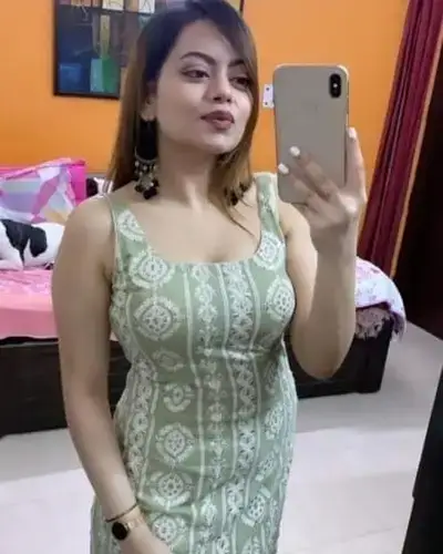 Call Girl in Kamrej